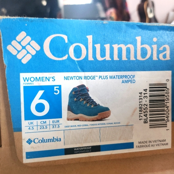 NEW Columbia 6.5 waterproof hiking boots - Picture 6 of 7